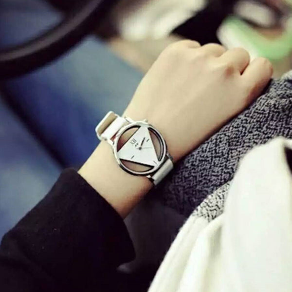 2016 Women Dress Hollow Watches Vintage Leather Fashion